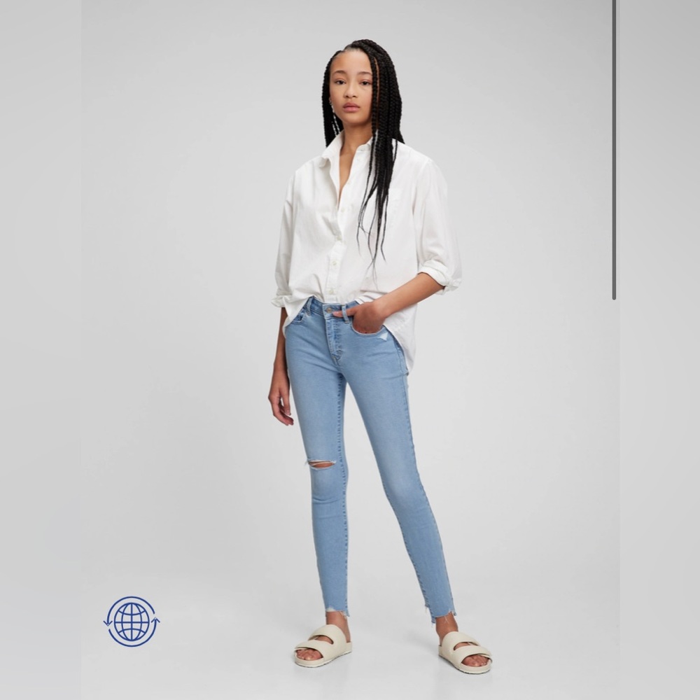 GAP NWT Mid Rise Universal Jeggings with‎ Washwell